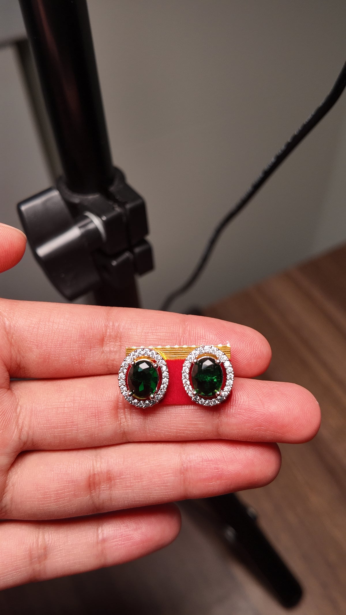 Ear top
